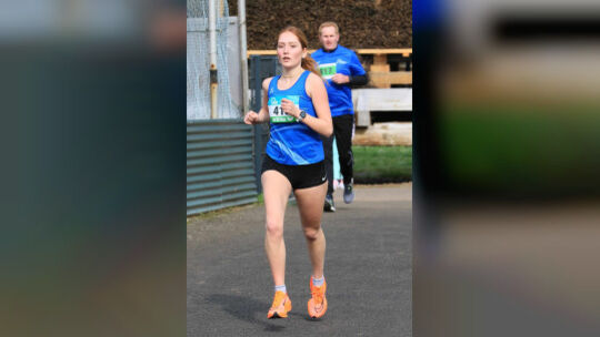 Rheinlandmeisterschaften 10-km-Straßenlauf mit Titelkämpfen 5 km U 16