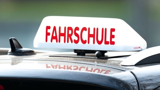 Zurück hinters Steuer: So frischen Sie die Fahrkompetenz auf
