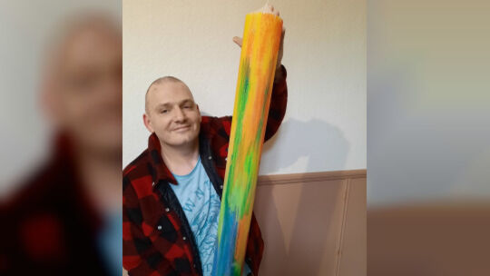 markus-glas-mit-osterkerze-2024 - 1