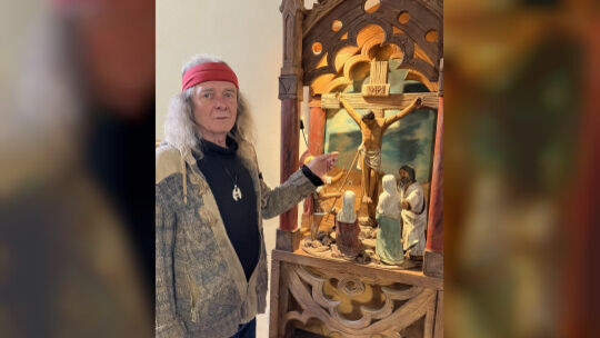 Indianer/ Kreuzigungsschnitzerei für Schenkelberger Kirche