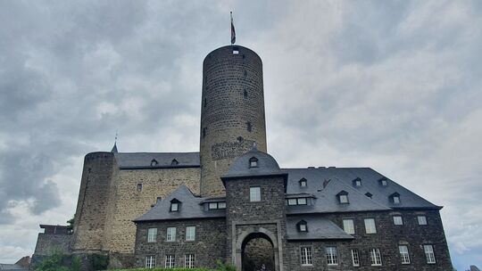 An der Oberburg soll die Generalsanierung der Mayener Burg begonnen werden.