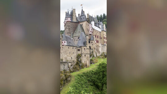 hi-burg-eltz-seitlich-quer.jpg
