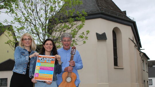 Neue Veranstaltungsreihe in der Kapelle Weis - Theatergruppe Inflagrantie haucht Gotteshäuschen neues Leben ein