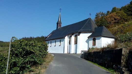 paulskirche-bei-lieser-an-der-mosel