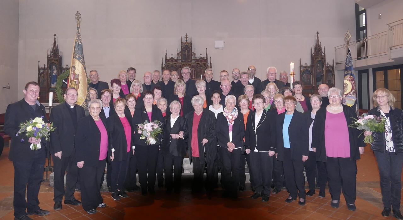 Kirchenchor Cäcilia Brachbach feiert: Zum Jubiläum spricht der Bischof auch Platt