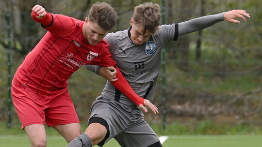 Fussball, Bezirksliga Ost, SG Weitefeld vs. FC Kosava Montabaur, 28.04.2024
