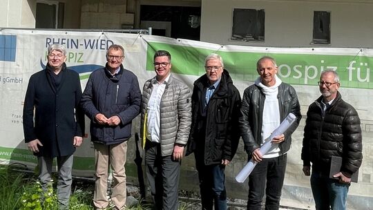 baustellenbesuch-bm-p-jung_beigeordneter-seemann