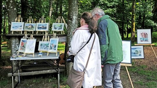 kunstwerkstatt-tast-gr-besucher-750
