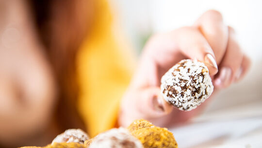 Energyballs aus Trockenfrüchten und Nüssen