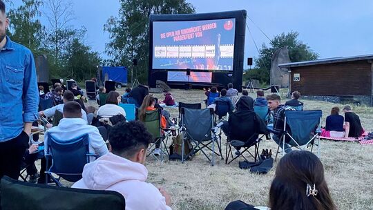 pi-326-2024-open-air-kino-im-mayener-grubenfeld