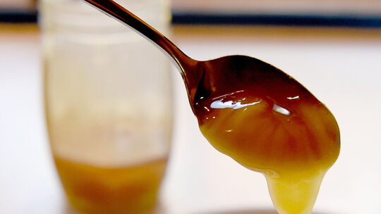Wund(er)mittel? Was in echtem Manuka-Honig steckt