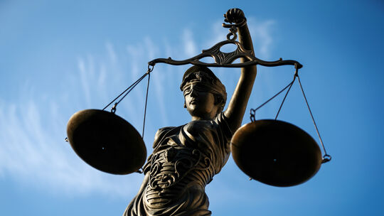 Unabhängigkeit der Justiz - Justitia