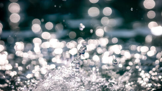 Brunnen im Sonnenschein