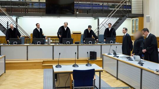 Prozess um rassistischen Brandanschlag auf Asylbewerberheim