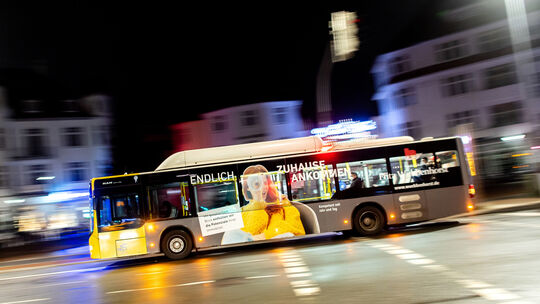 Linienbusverkehr am frühen Morgen in Oldenburg