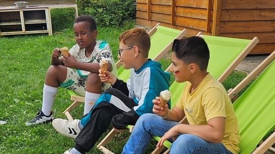 jungs-im-liegestuhl-neu