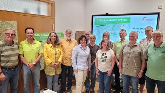 bild_vg-ak-ff_treffen-der-wanderwegepaten - 1