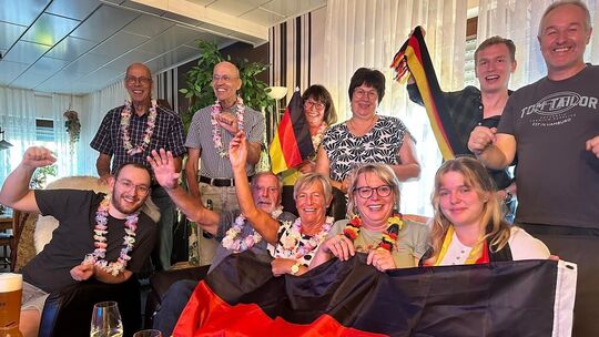 Duíe Familie der Westerwälder Schwimmerin Angelina Köhler fiebert mit der Olympionikin mit.
