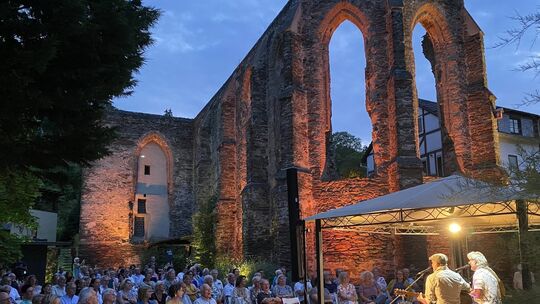 presse-2-duo-graceland-im-klostergarten-oberwesel-foto-reinfriede-scheer