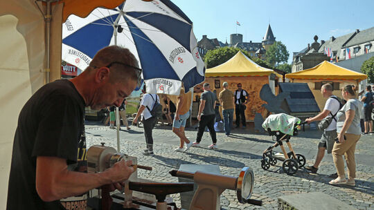 stein-und-burgfest-drechselhandwerk-bc2w2265_bearbeitet-1