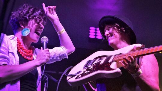 hussy-hicks-live-press