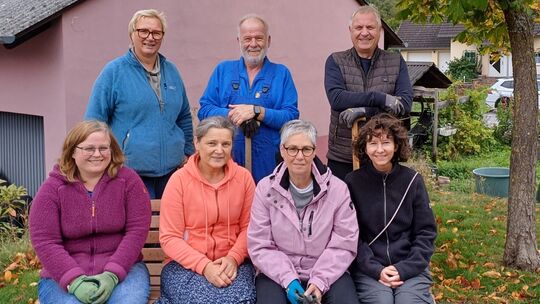 gruppenfoto-pflanz-aktionsept2024-quer-fotograf-thomas-elsen