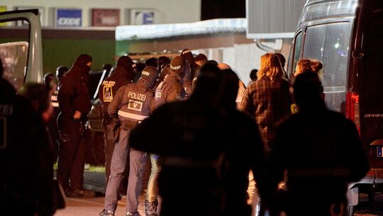 Grosseinsatz der Polizei um Kampfsportveranstaltung in Treff der rechten Szene in Hachenburg