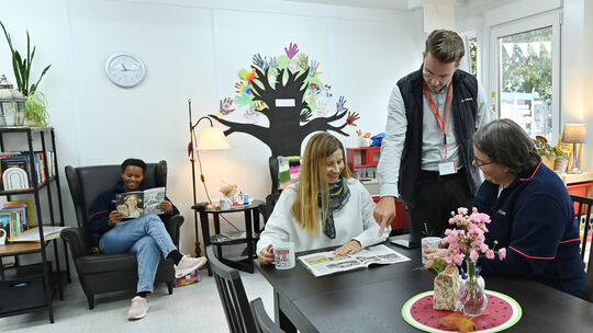 bad-neuenahr-waschbar-aufenthaltsraum-2