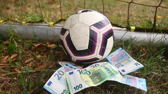 Mehrere Amateurfußballspiele in der Region sind innerhalb weniger Wochen ins Visier illegaler Wettanbieter geraten.