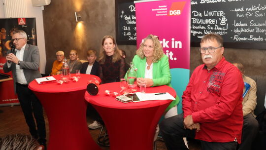 Podiumsdiskussion Landratskandidatinnen im Brauwerk Dahm Dickes