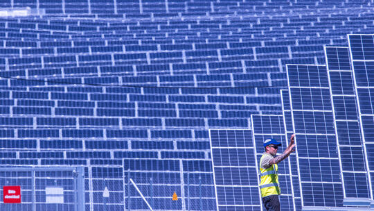 IEA: Ausbau erneuerbarer Energien macht enorme Fortschritte