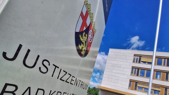 Zwei junge Männer aus dem Rhein-Hunsrück-Kreis müssen sich wegen Drogenhandels vor dem Bad Kreuznacher Landgericht verantworten. 20240508_114455-01