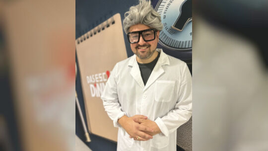 Spielleiter Dominik Stadler als Dr. Haxteburg