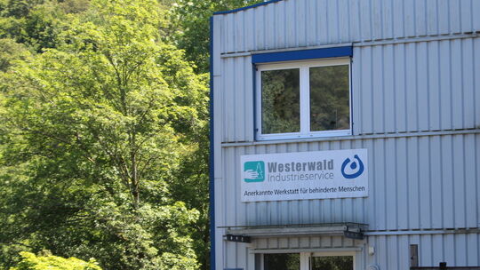Zum Brandschutz in der Wissener Werkstatt der Lebenshilfe übte Betreuer Jona Wagener scharfe Kritik, nun sollen die Mängel bauli img_3827