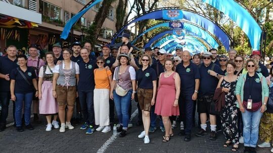 hbm-vor-der-parade-in-santa-cruz