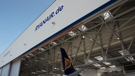 Ryanair-Wartungshangar eingeweiht