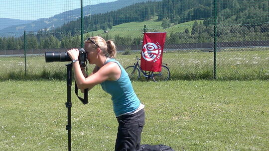 Fotografin Eva muss kräftig schuften