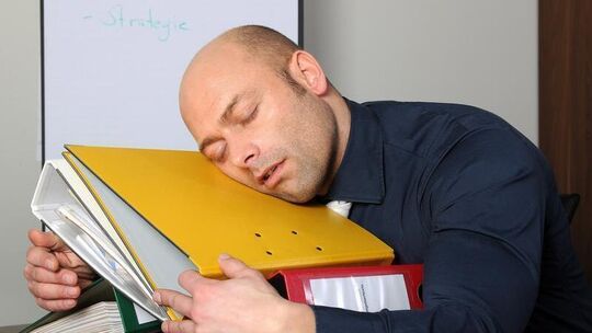 Faule Mitarbeiter nerven ihre Kollegen
