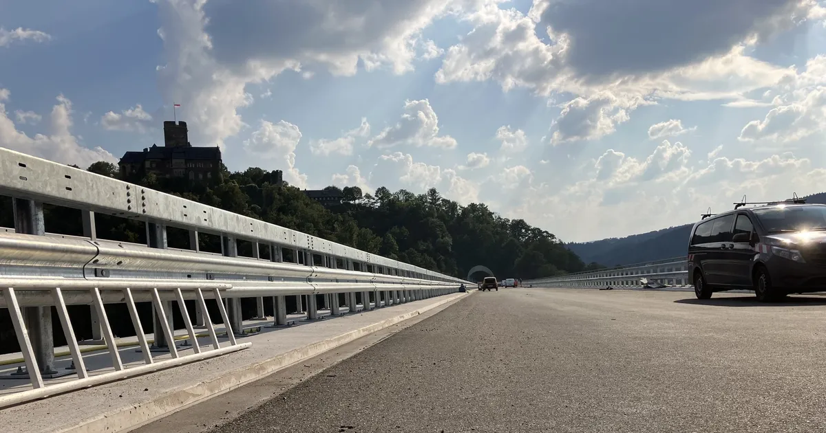 LBM informiert B42Brücke in Lahnstein Arbeiten gehen weiter Rhein