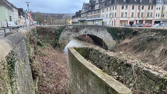 Die Aartreppe am Ernst-Scheuern-Platz ist rund 300 Jahre alt und soll nun wieder zugänglich gemacht werden.