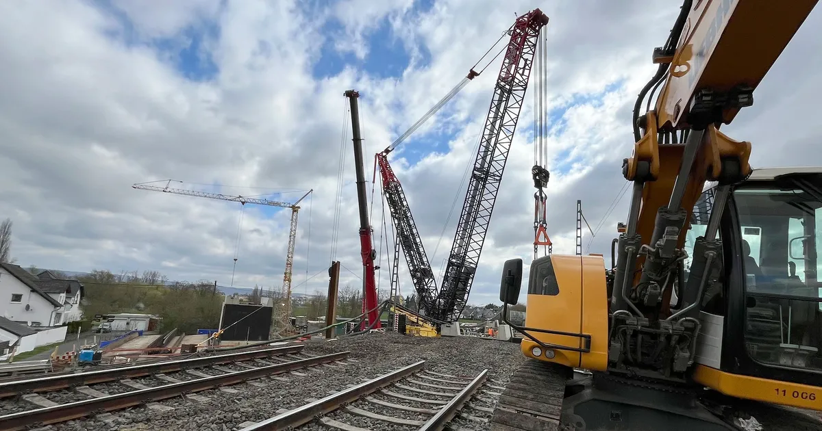 Mehrere Bauvorhaben: Linksrheinische Bahnstrecke zwischen Köln und Koblenz ...