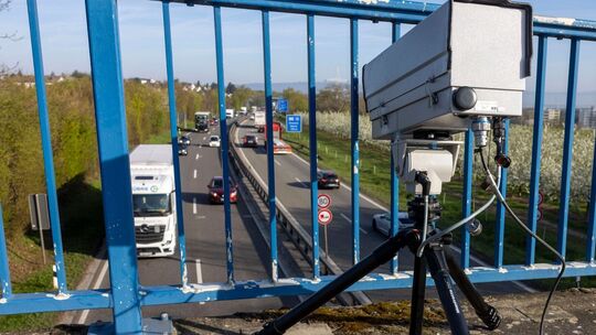 Rheinland-Pfalz Innenminister Ebling stellt Mono-Cam vor