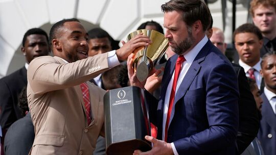 US-Präsident Trump empfängt College Football National Champions
