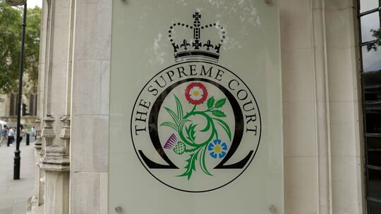Britischer Supreme Court fordert Prüfung von Klimafolgen