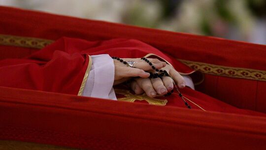 Papst Franziskus gestorben - Aufbahrung im Vatikan