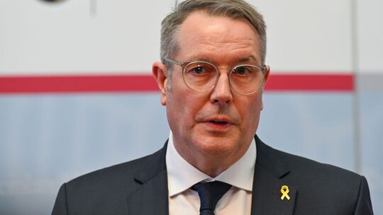Ministerpräsident Alexander Schweitzer (SPD) Ministerpräsident Alexander Schweitzer (SPD)