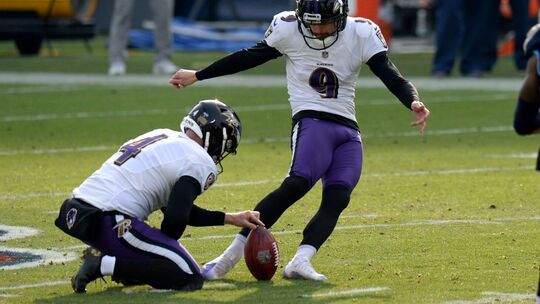 Justin Tucker (r)