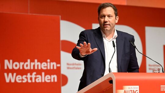 Klingbeil wehrt sich gegen Kritik der Parteibasis