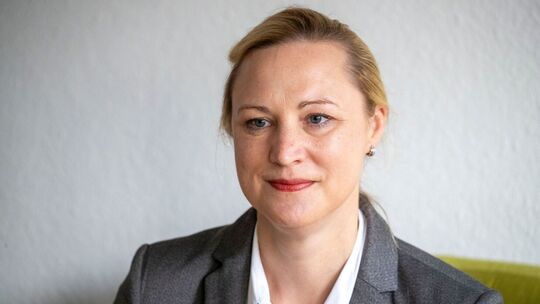 Digitalministerin Dörte Schall auf dem Grünen Sofa