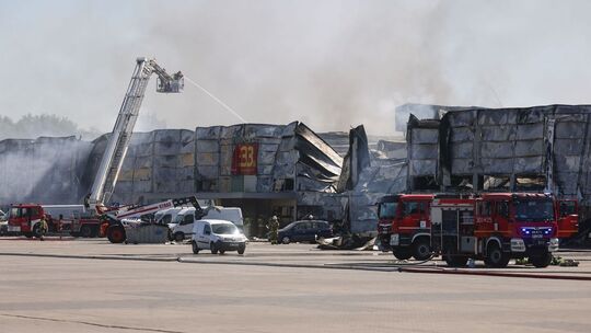 Großbrand in einem Warschauer Einkaufszentrum